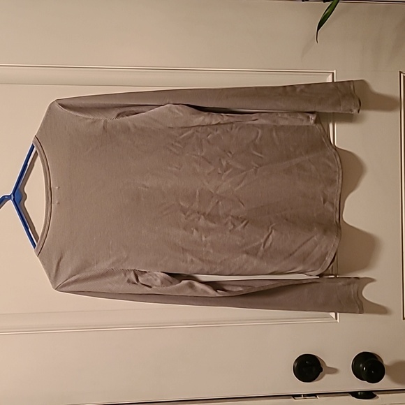 Top - Picture 3 of 3